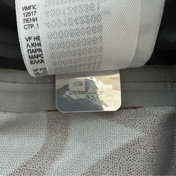 THE NORTH FACE x KAWS Freeride Jacket - Picture 16 of 16